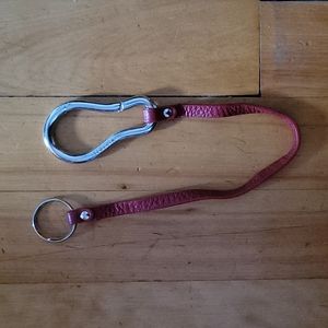 Sequoia Paris keyring in red leather.